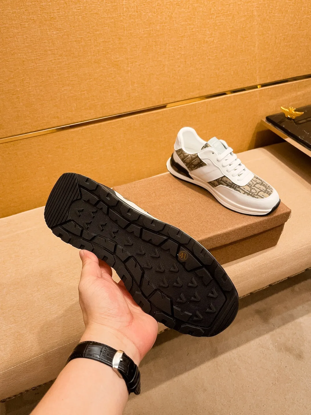 Men's shoes💰 420💰🔥【Dior】High-end brand of men's shoes official website 1:1 latest masterpiece: the upper is made of Italian imported first-layer cowhide, comfortable and breathable lining➕original non-slip and wear-resistant outsole🔥, making walking more convenient and comfortable! An exclusive new model, a stunning work, a beautiful 1:1 replica [color] compared to the official quality! Create a fashionable personality to set off your uniqueness! A must-have for trendy men! Classic 🔥Size: 38-44 Color: 🔥Multiple colors available